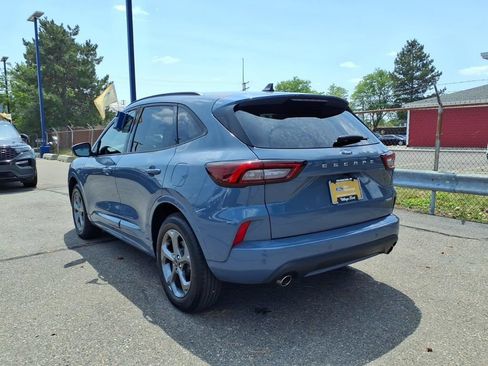 Certified 2024 Ford Escape ST-Line w/ Tech Pack #1 AWD/4WD image 9