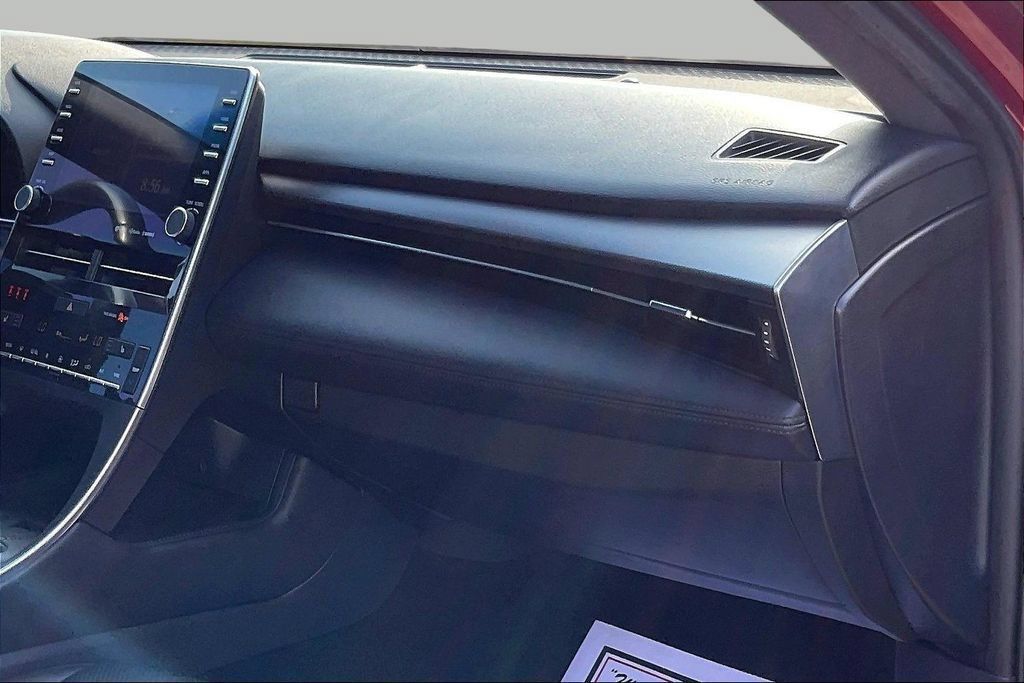 Used 2019 Toyota Avalon XSE FWD image 17