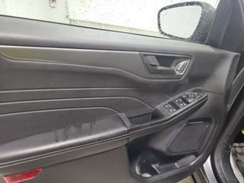 Used 2024 Ford Escape Active w/ Cold Weather Package FWD image 9