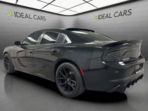 Used 2020 Dodge Charger SXT w/ Leather Interior Group RWD image 3