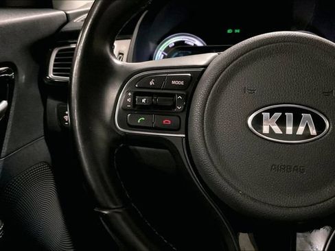 Used 2018 Kia Niro EX w/ Option Group 020 FWD image 18