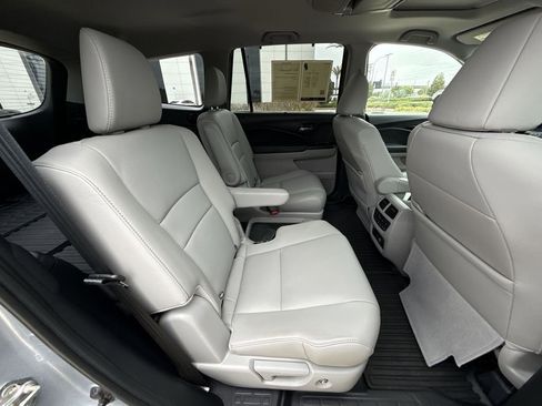 Used 2019 Honda Pilot Touring image 17