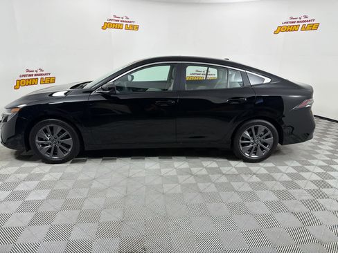 Used 2026 Nissan Sentra SL w/ Floor Mat Package image 2