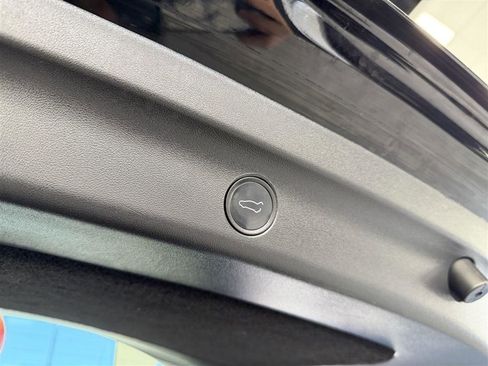 Used 2021 Tesla Model Y Long Range image 13