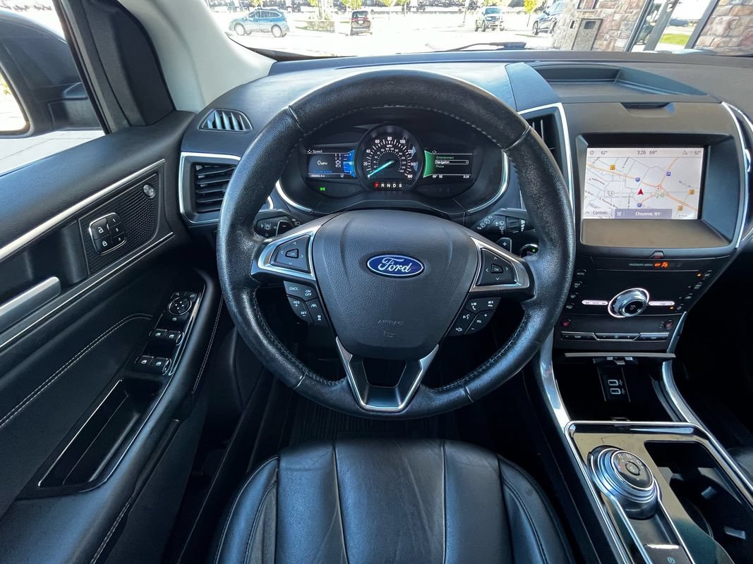 Used 2020 Ford Edge Titanium w/ Class II Trailer Tow Package AWD/4WD image 17