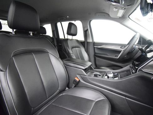 Used 2024 Jeep Grand Cherokee Limited w/ Luxury Tech Group II AWD/4WD image 19