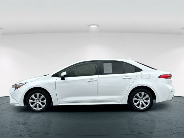 Used 2024 Toyota Corolla LE FWD image 3