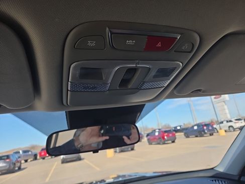 Used 2024 Kia Telluride S w/ S Sunroof Package image 16