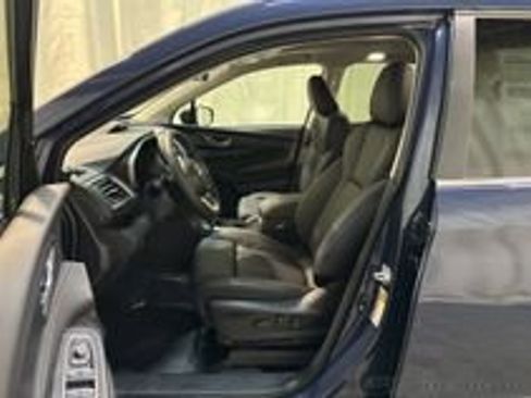Certified 2025 Subaru Ascent Limited image 3