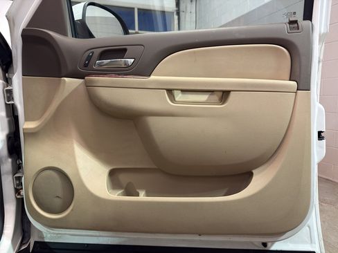 Used 2014 Chevrolet Suburban LT w/ Luxury Package image 21