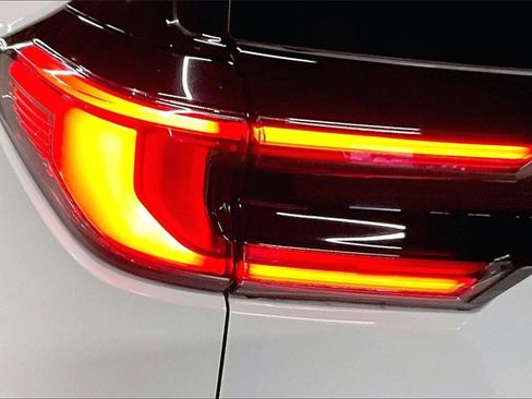 Used 2025 GMC Acadia AT4 image 22