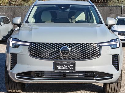 New 2026 Volvo XC90 T8 Ultra w/ Protection Package Premier