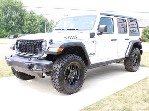Used 2025 Jeep Wrangler Unlimited Sport S 4xe AWD/4WD image 9