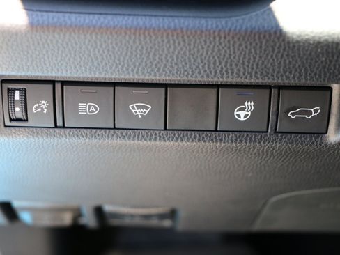 Used 2020 Toyota RAV4 XLE Premium FWD image 22