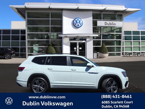 Certified 2020 Volkswagen Atlas SE w/ Panoramic Sunroof Package image 3