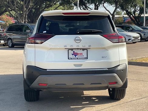 Used 2022 Nissan Rogue SV FWD image 12