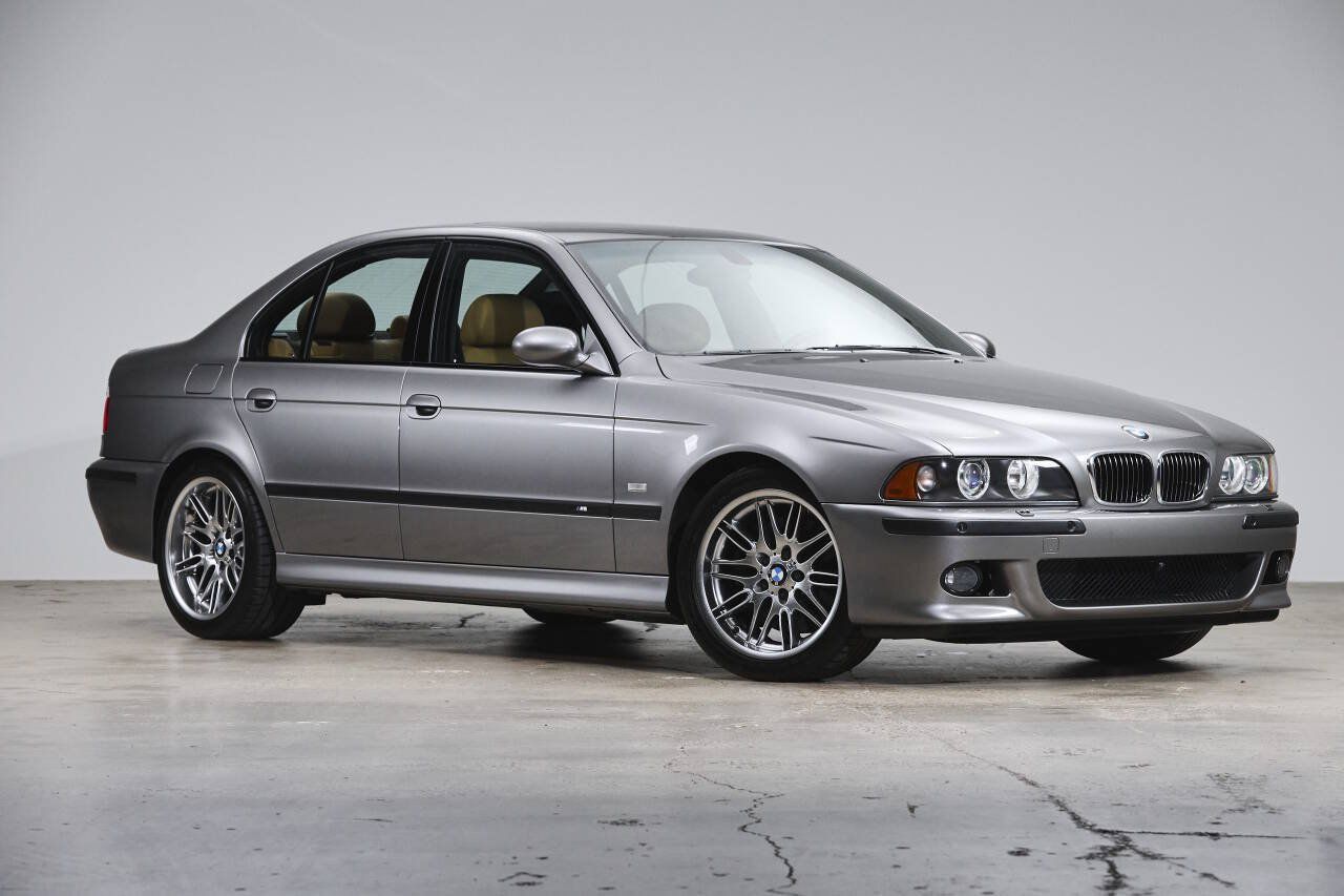 Used 2003 BMW M5 RWD image 3