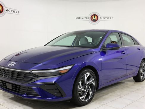 Used 2025 Hyundai Elantra Limited FWD image 5
