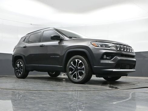 Used 2022 Jeep Compass Limited w/ Sun and Sound Group AWD/4WD image 43