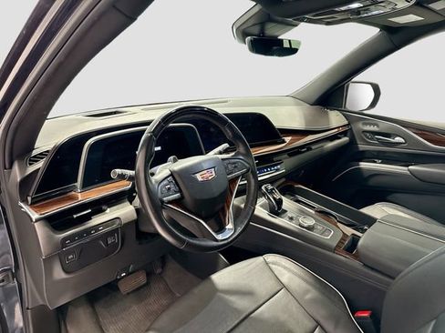 Used 2022 Cadillac Escalade Premium Luxury image 8