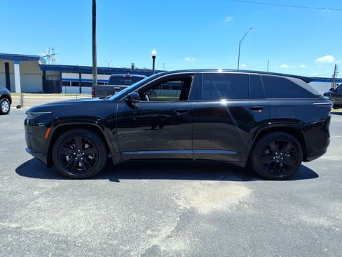 Used 2024 Jeep Wagoneer Launch Edition AWD/4WD image 15