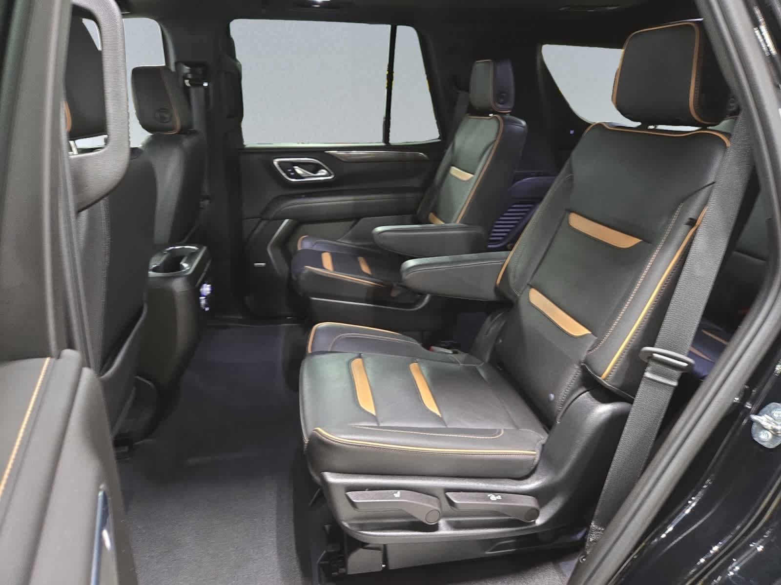 Used 2023 GMC Yukon AT4 w/ AT4 Premium Package AWD/4WD image 36