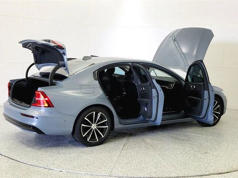 Used 2023 Volvo S60 T8 Plus image 12