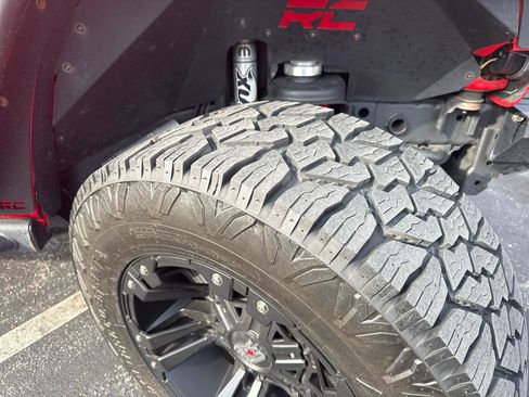 Used 2015 Jeep Wrangler Unlimited Sahara image 2