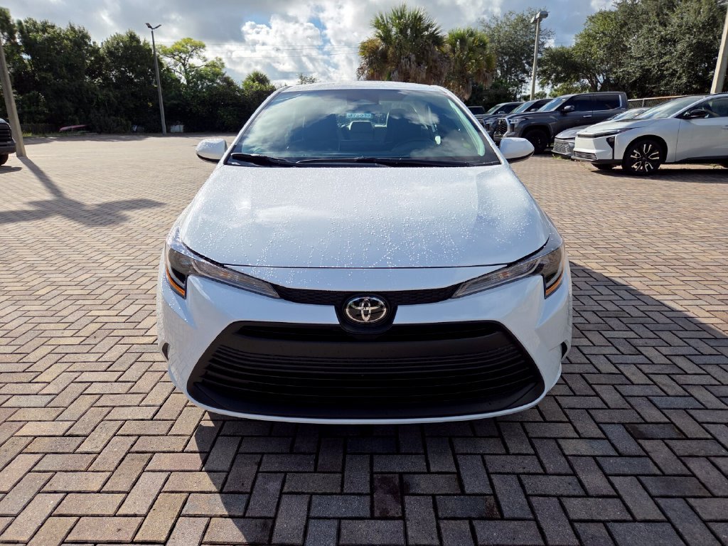 New 2027 Toyota Corolla LE FWD image 2