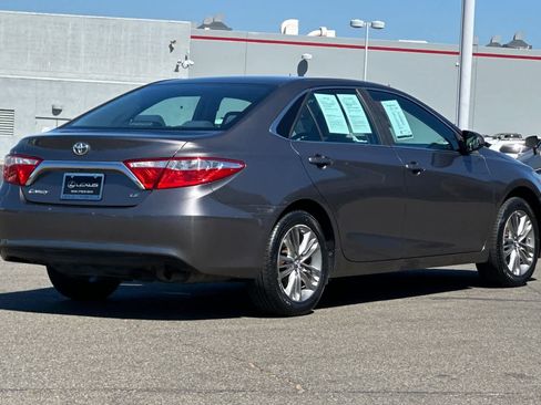 Used 2016 Toyota Camry LE FWD image 2