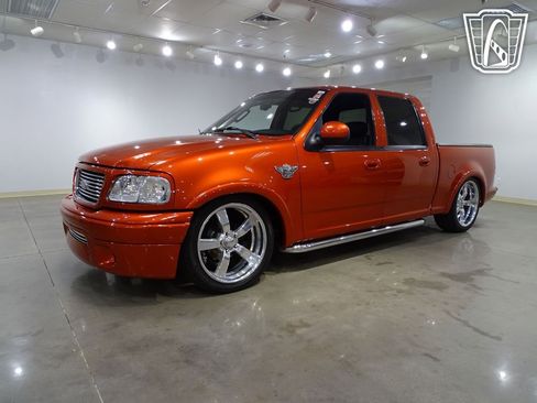 Used 2003 Ford F150 Harley-Davidson image 2
