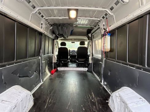 Used 2021 RAM ProMaster 2500 w/ Convenience Group FWD image 18