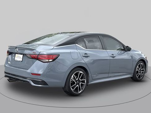Used 2025 Nissan Sentra SR FWD image 3
