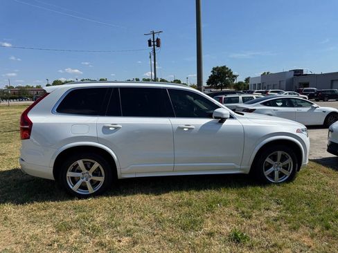 Used 2020 Volvo XC90 T6 Momentum w/ Protection Package Premier AWD/4WD image 3