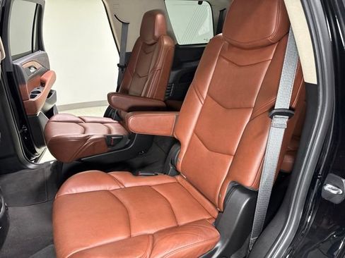Used 2020 Cadillac Escalade Luxury w/ Escalade Sport Edition AWD/4WD image 2