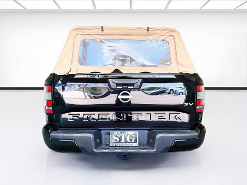 Used 2024 Nissan Frontier SV RWD image 5
