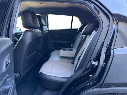 Used 2021 Chevrolet Trax LT image 11