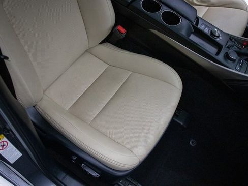 Used 2016 Lexus IS 300 AWD image 17