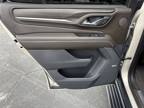 Used 2021 GMC Yukon Denali w/ Denali Premium Package image 24