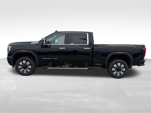 New 2026 GMC Sierra 2500 Denali w/ Denali Reserve Package AWD/4WD image 4