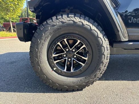 New 2026 Jeep Wrangler Unlimited Rubicon w/ Rockslide Package AWD/4WD image 11
