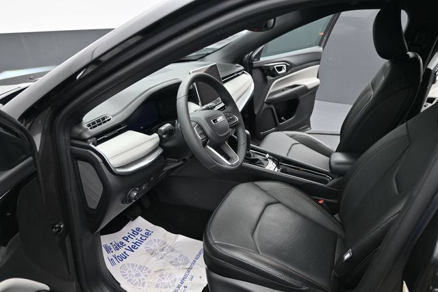 Used 2024 Jeep Compass Limited w/ Elite Group AWD/4WD image 17