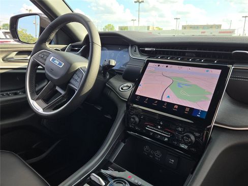 New 2025 Jeep Grand Cherokee Limited image 8