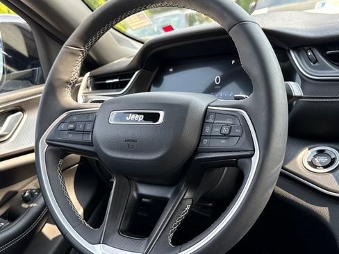 Used 2023 Jeep Grand Cherokee L Laredo AWD/4WD image 11