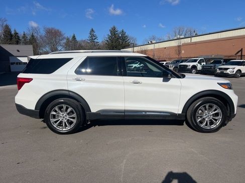 Used 2024 Ford Explorer Limited image 4
