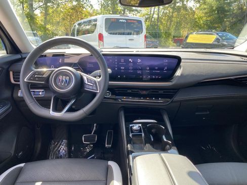 Used 2025 Buick Envision Sport Touring image 11