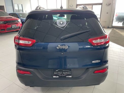 Used 2018 Jeep Cherokee Latitude Plus image 6