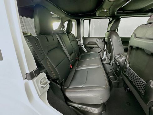 Used 2024 Jeep Wrangler Unlimited Sahara w/ Technology Group image 27