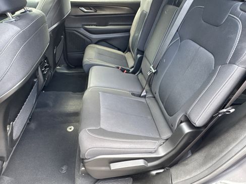 Used 2025 Jeep Grand Cherokee L Laredo w/ Luxury Tech Group I AWD/4WD image 24
