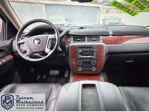 Used 2010 Chevrolet Suburban LTZ image 9